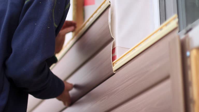 How To Choose The Right Materials for Your Siding Installation in 'Moodys, OK